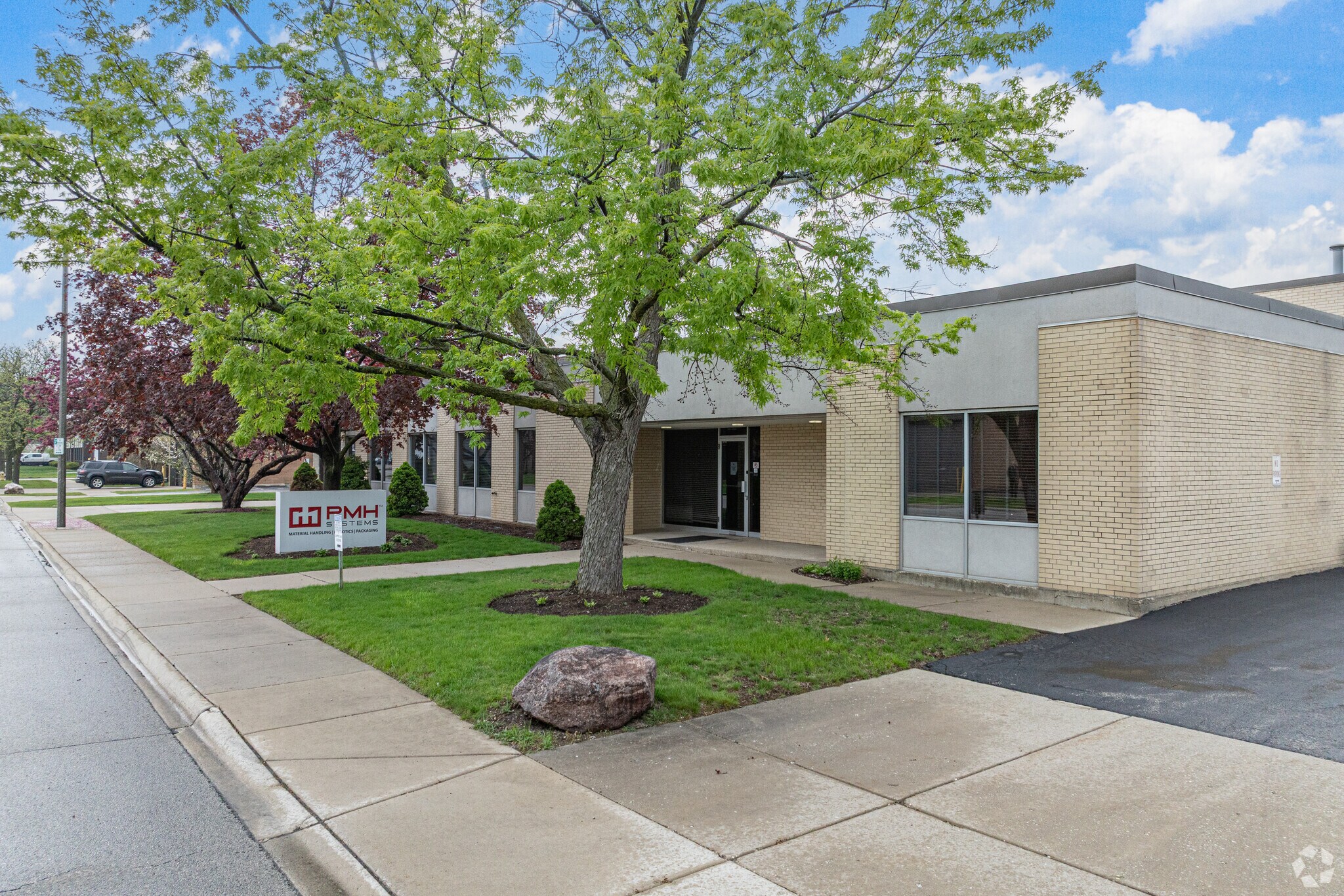 857 N Larch Ave, Elmhurst, IL à louer Photo principale- Image 1 de 6
