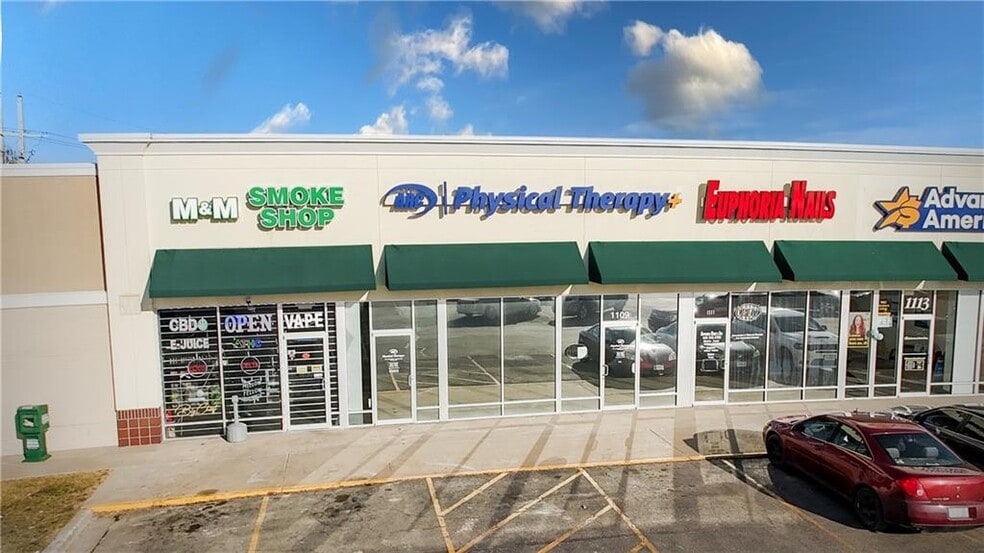 1107-1121 S Main St, Maryville, MO à louer - Photo du bâtiment - Image 2 de 9