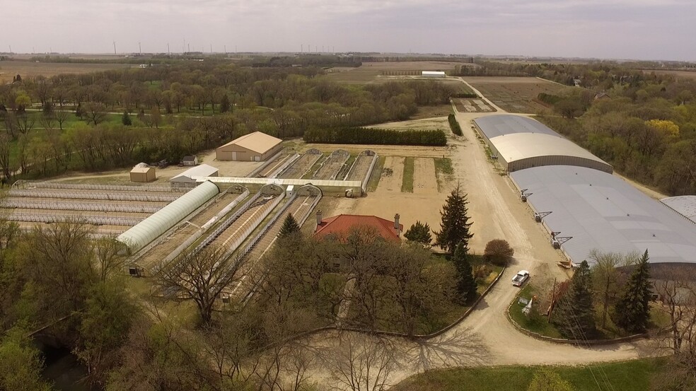 1300 Grove St, Charles City, IA for sale - Primary Photo - Image 1 of 1