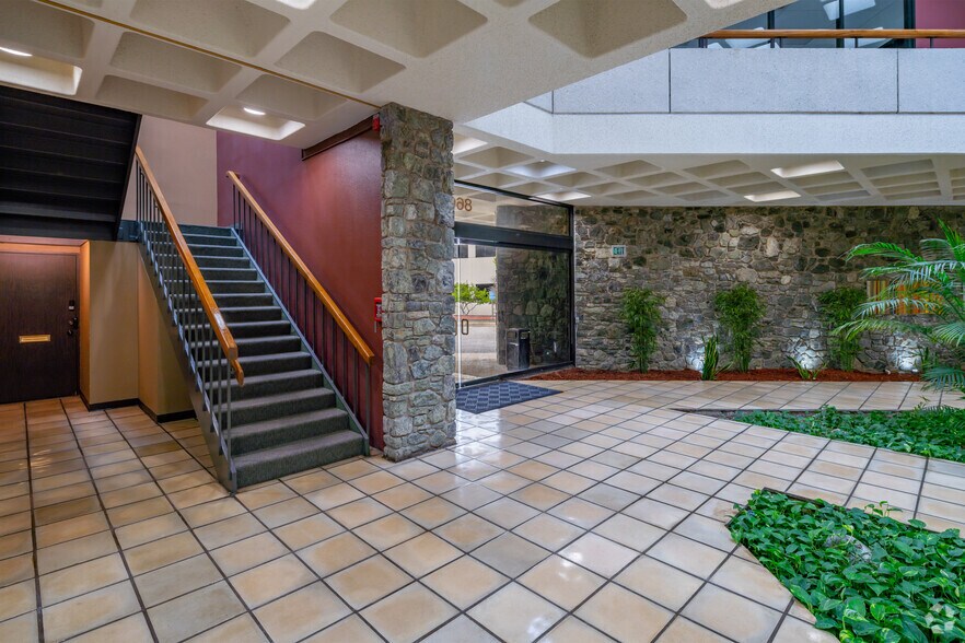 8601 Village Dr, San Antonio, TX à louer - Photo intérieure - Image 3 de 15