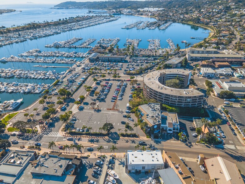 2725-2727 Shelter Island Dr, San Diego, CA à louer - Photo du bâtiment - Image 3 de 11
