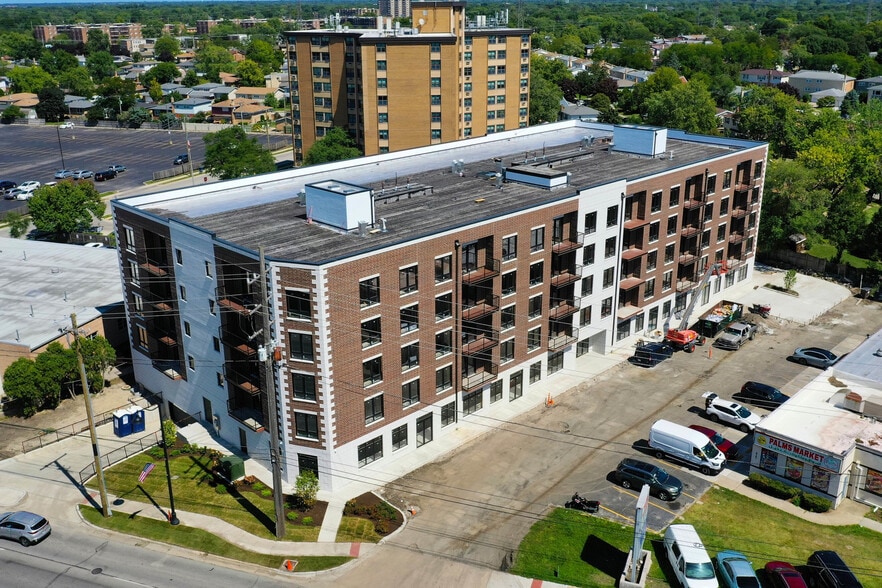 9201 Milwaukee ave, Niles, IL à louer - Photo principale - Image 1 de 6