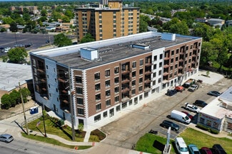 Plus de détails pour 9201 Milwaukee ave, Niles, IL - Commerce de détail à louer