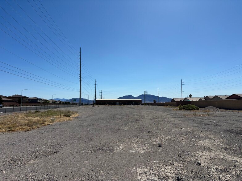 Carey Ave, North Las Vegas, NV à vendre - Photo du bâtiment - Image 2 de 23