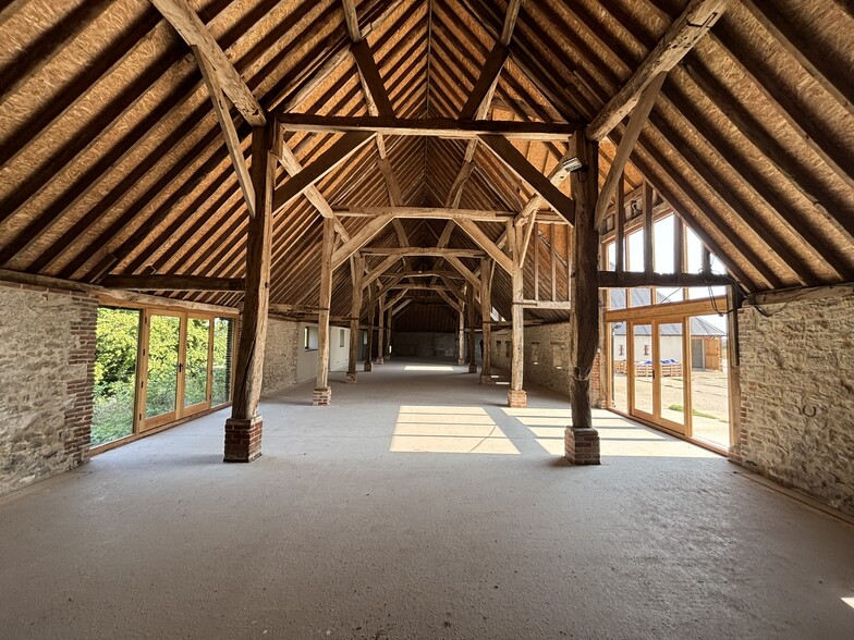 Duncton, Petworth for lease - Interior Photo - Image 2 of 7