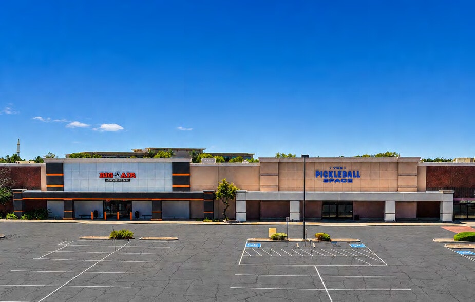5665 W Bell Rd, Glendale, AZ for sale - Building Photo - Image 2 of 16
