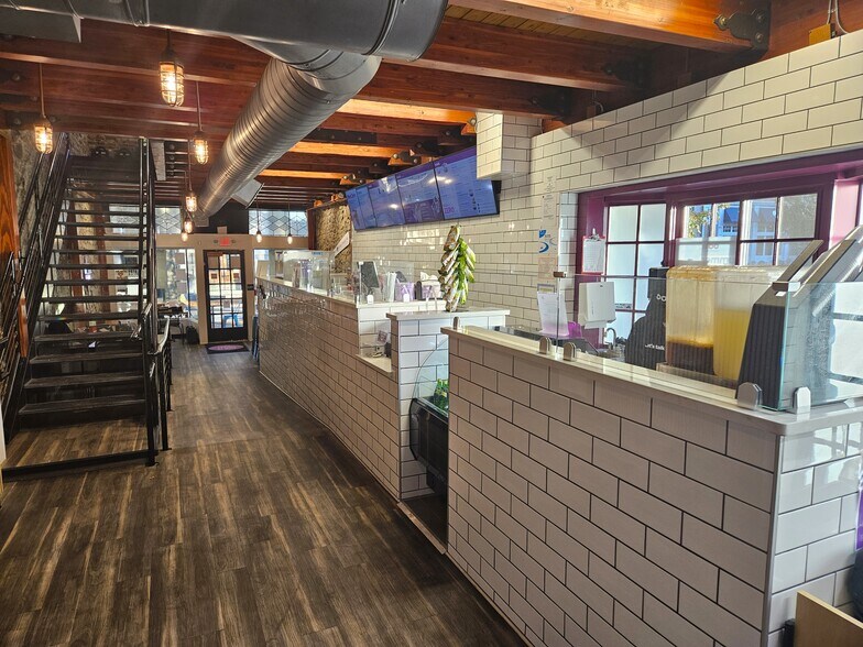 16 E Gay St, West Chester, PA à vendre - Photo du bâtiment - Image 2 de 10