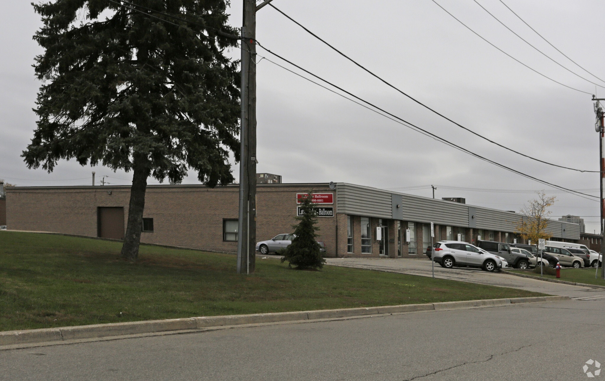 4611-4613 Burgoyne St, Mississauga, ON à louer Photo principale- Image 1 de 8
