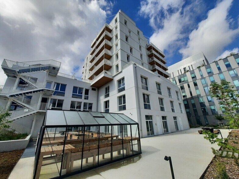 Office in Rouen for lease - Building Photo - Image 1 of 11