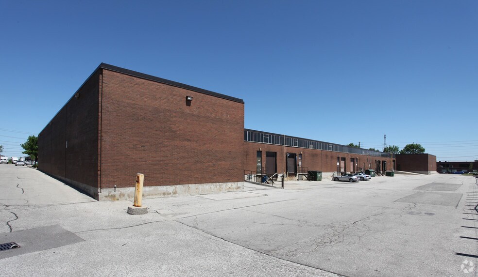 1180-1196 Martin Grove Rd, Toronto, ON à louer - Photo du bâtiment - Image 3 de 3