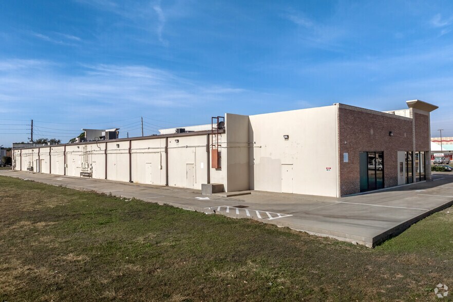 15115 Westheimer Rd, Houston, TX à louer - Photo du bâtiment - Image 3 de 5