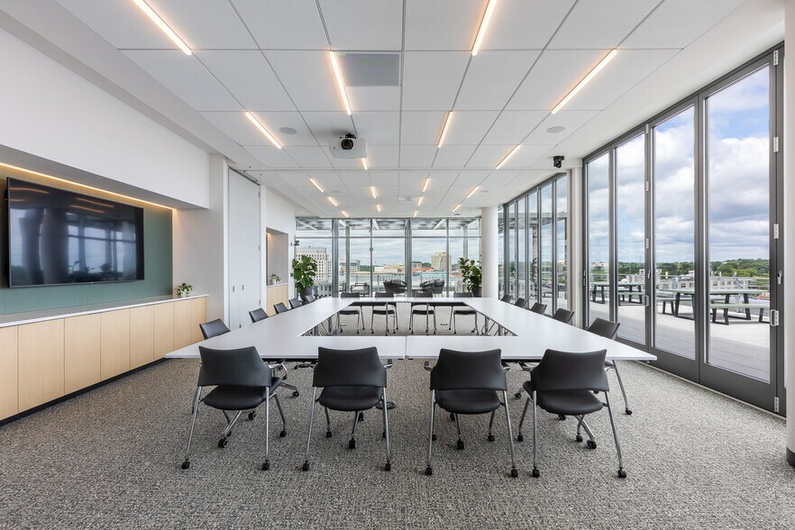 3901 N Fairfax Dr, Arlington, VA à louer - Photo intérieure - Image 3 de 21