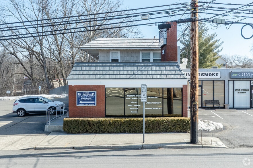 59 A Kinderkamack Rd, Westwood, NJ à louer - Photo du bâtiment - Image 3 de 10
