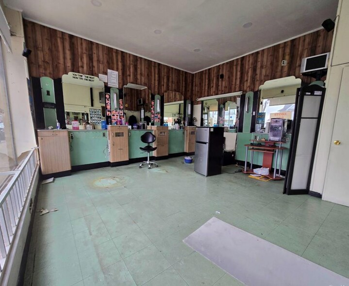 777 W Merrick Rd, Valley Stream, NY à vendre - Photo du bâtiment - Image 3 de 14