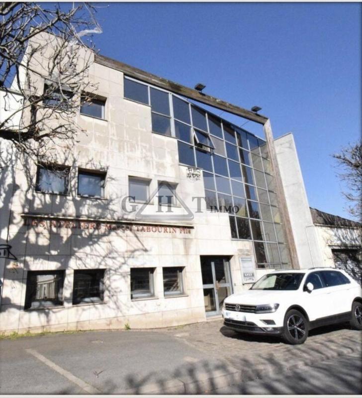 Industrial in Vitry Sur Seine for sale Building Photo- Image 1 of 11
