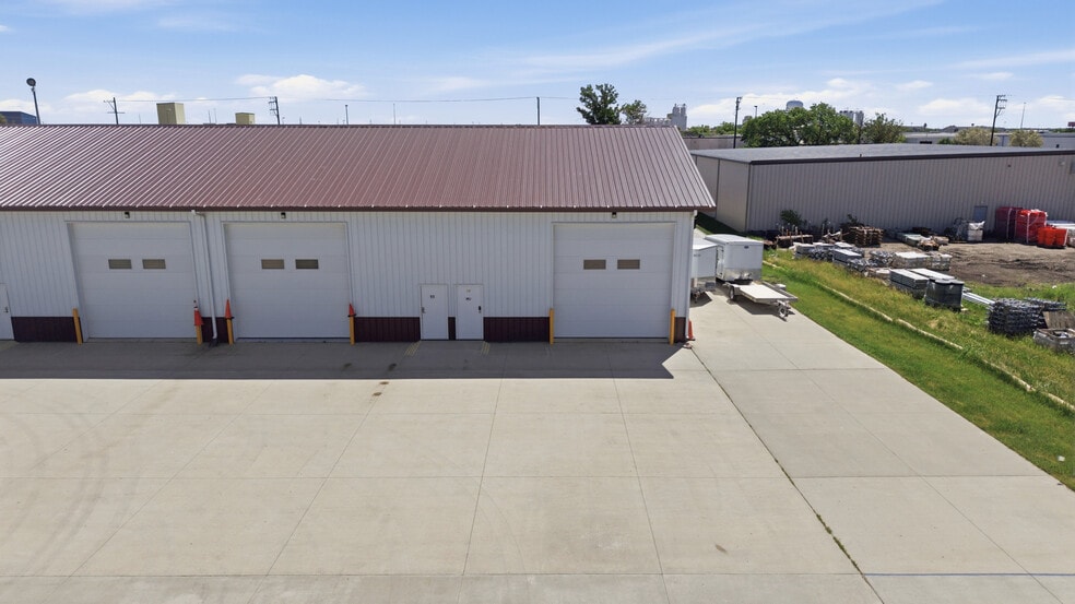 4110 14th Ave N, Fargo, ND à vendre - Photo du bâtiment - Image 3 de 20