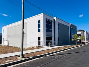 2070 W 11th St, Upland, CA for lease Building Photo- Image 2 of 20