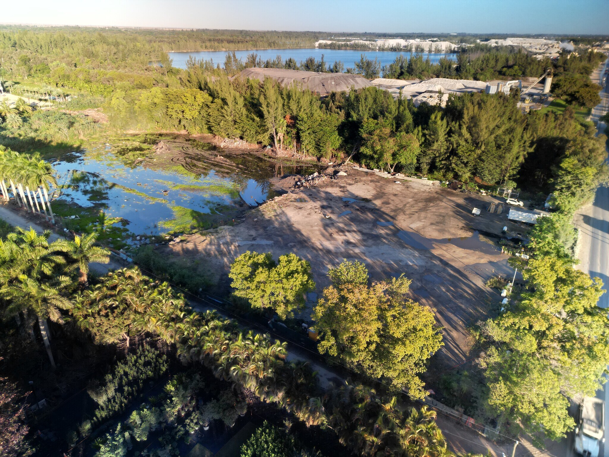 NW 122 Ave, Hialeah, FL à vendre Photo principale- Image 1 de 7