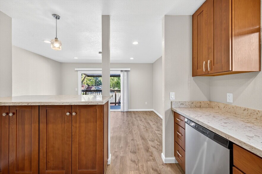 497 Sebastopol Ave, Santa Rosa, CA à vendre - Photo du bâtiment - Image 3 de 23