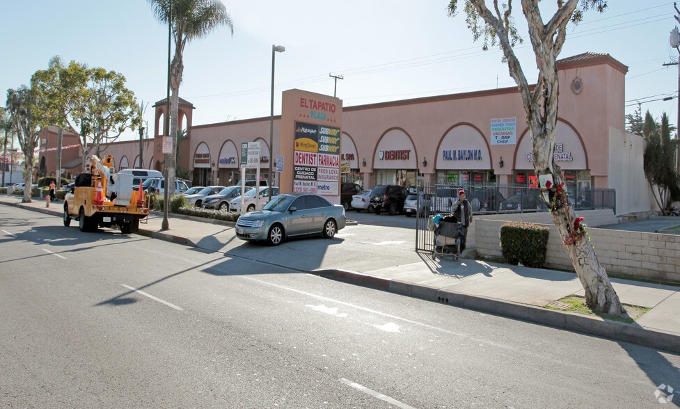 3118-3208 E Florence Ave, Huntington Park, CA for lease - Building Photo - Image 2 of 2