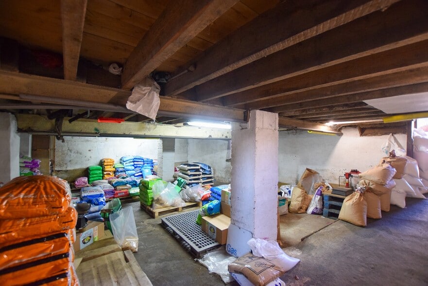 39 Pinfold Ln, Bishop Auckland for sale - Interior Photo - Image 3 of 5