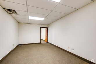 1955 University Ave W, Saint Paul, MN for lease Interior Photo- Image 2 of 5