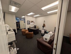 7707-7709 Clayton Rd, Saint Louis, MO for lease Interior Photo- Image 2 of 16