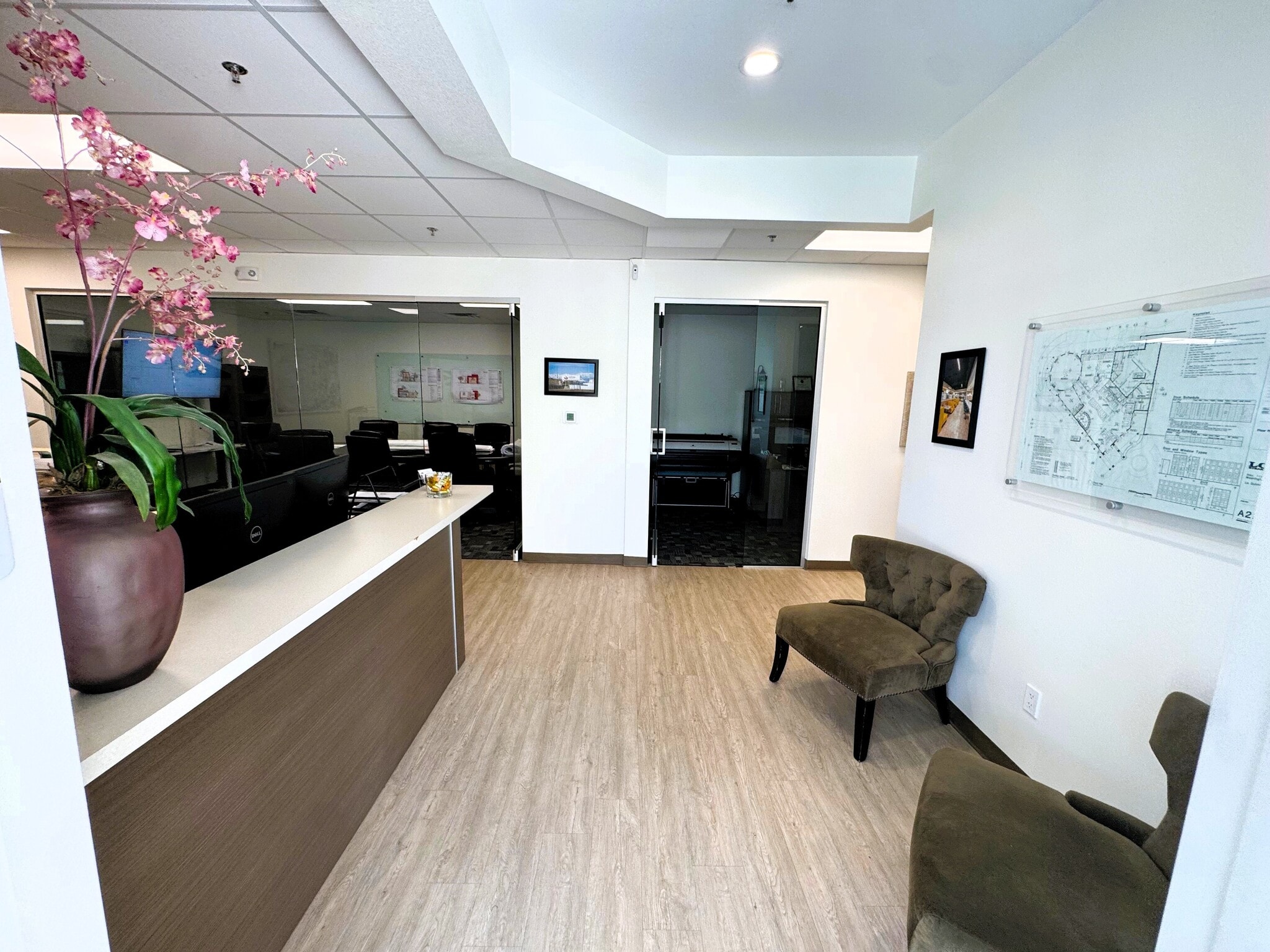 72120-72140 Magnesia Falls Dr, Rancho Mirage, CA for lease Interior Photo- Image 1 of 7