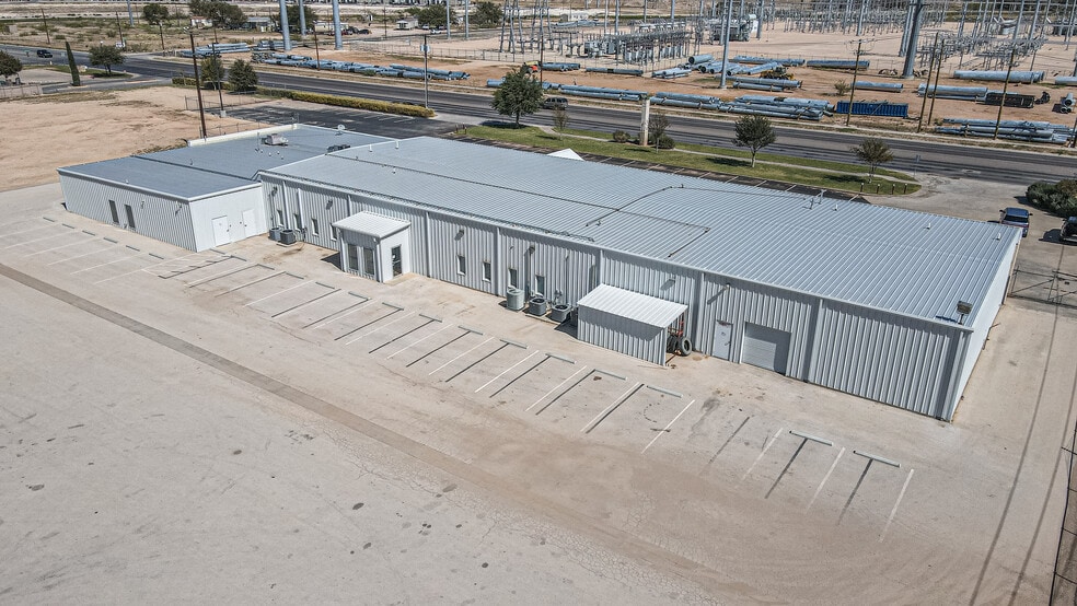 1501 N Fairgrounds Rd, Midland, TX for lease - Building Photo - Image 3 of 23