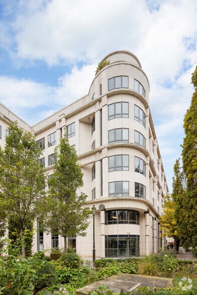 Bureau dans Levallois-Perret à louer - Photo du bâtiment - Image 2 de 3