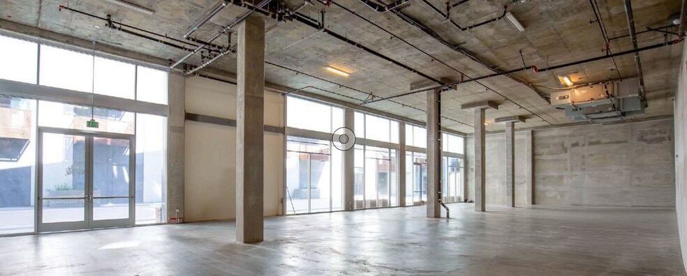 950 E 3rd St, Los Angeles, CA à louer - Photo du bâtiment - Image 3 de 8