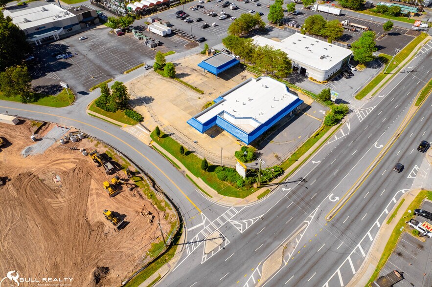 4175 Stone Mountain Hwy, Lilburn, GA à vendre - Photo du bâtiment - Image 3 de 16