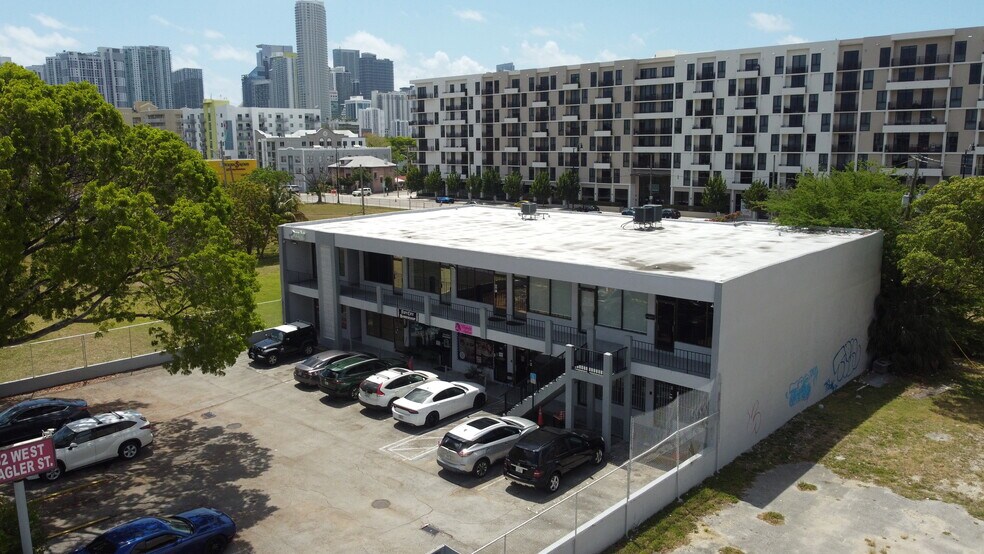 752-776 W Flagler St, Miami, FL à louer - Photo du bâtiment - Image 3 de 18