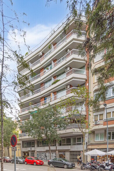 Carrer dels Almogàvers, 8, Barcelone, Barcelona à louer - Photo du bâtiment - Image 2 de 4
