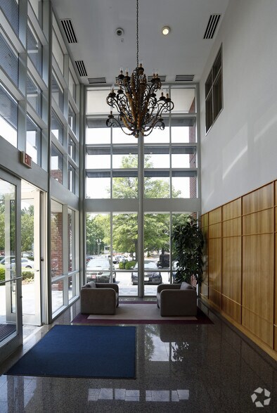 1000 Crescent Green Dr, Cary, NC à louer - Hall d’entrée - Image 3 de 22
