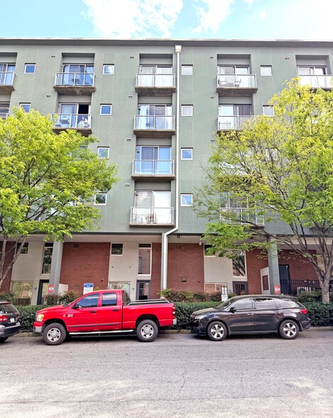 620 Glen Iris Dr, Atlanta, GA for lease - Building Photo - Image 3 of 13