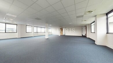 575-655 Allée Des Parcs, Saint-Priest for lease Interior Photo- Image 2 of 16