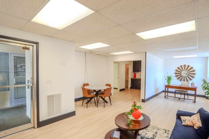 1112-1128 Broadway St, Quincy, IL à louer - Photo intérieure - Image 3 de 31