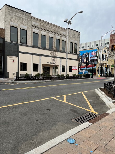 131 Main St, Hackensack, NJ à louer - Photo du bâtiment - Image 1 de 13
