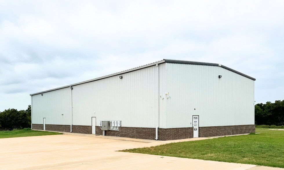 7535 Oak Hill Rd, Guthrie, OK à vendre - Photo du bâtiment - Image 2 de 14