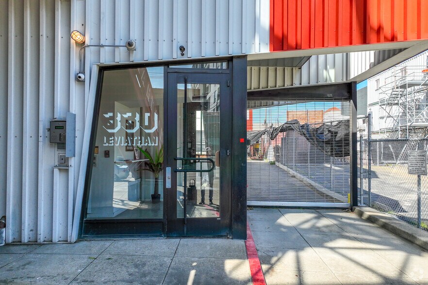 330 2nd St, Oakland, CA à louer - Photo du bâtiment - Image 2 de 6