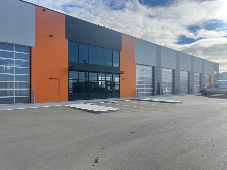 7350 108 Ave SE, Calgary, AB for lease - Building Photo - Image 2 of 15