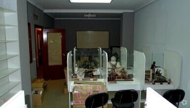 Retail in Cuenca, Cuenca for lease Interior Photo- Image 2 of 4