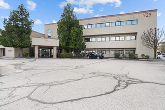 More details for 725 Reservoir Ave, Cranston, RI - Office for Sale