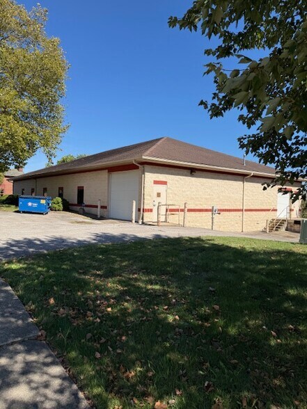 95 16th St SW, Barberton, OH à vendre - Photo du bâtiment - Image 1 de 12