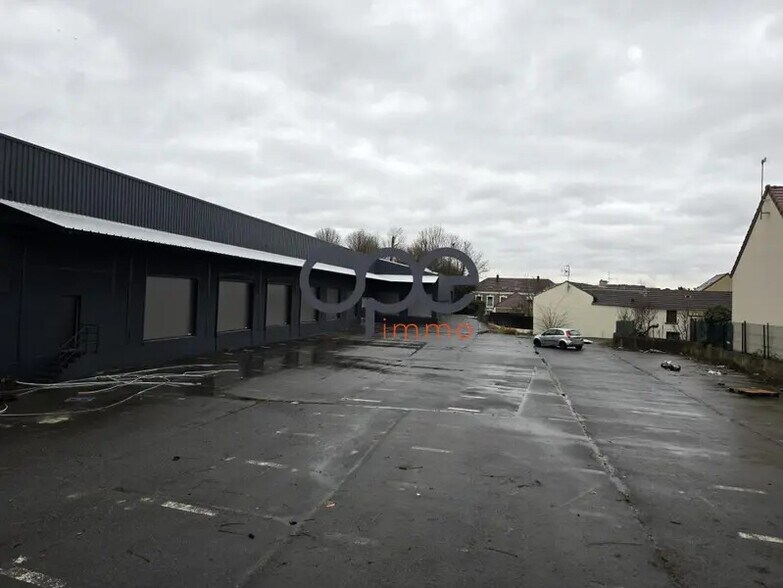 Industriel dans Le Mesnil-Amelot à louer - Photo du bâtiment - Image 2 de 8