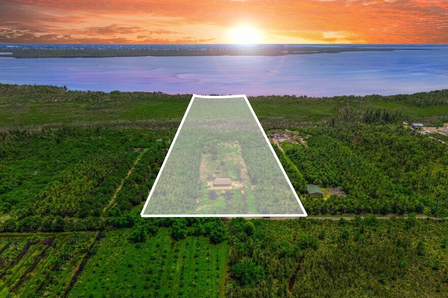 6250 Masters Landing Dr, Saint James City, FL for sale - Building Photo - Image 2 of 23