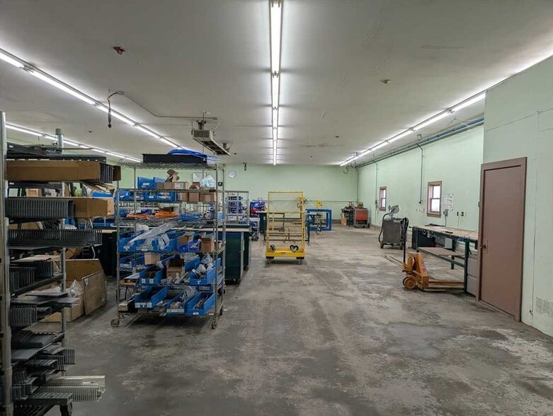 100 Davis St, Douglas, MA for lease - Interior Photo - Image 2 of 5