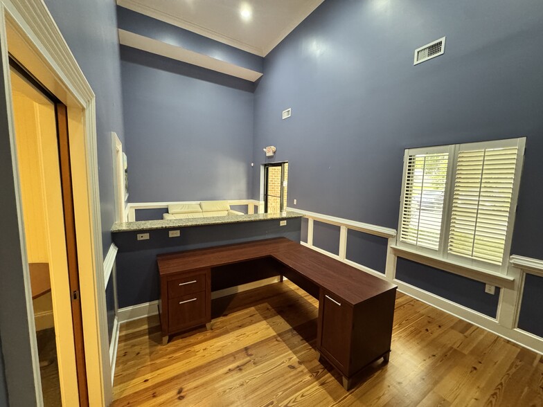 2720 Gregory St, Savannah, GA for lease - Building Photo - Image 3 of 11