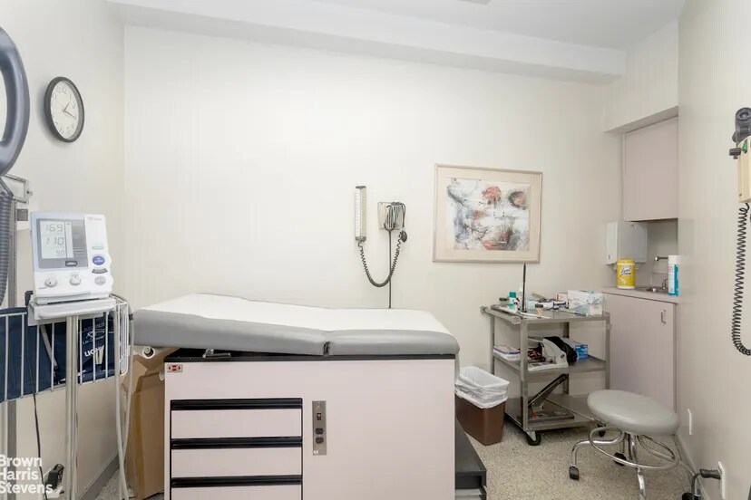 1150 Park Ave, New York, NY 10128 - Unit ERG1 - - Interior Photo - Image 2 of 7